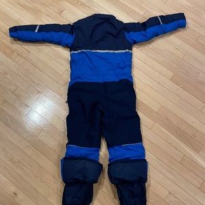 Kids size M (10/12) Columbia Buga one piece Snowsuit. Minimal wearing.